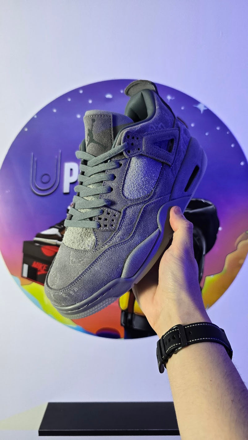 KAWS x Air Jordan 4 Retro "Cool Grey" (PRONTA ENTREGA)