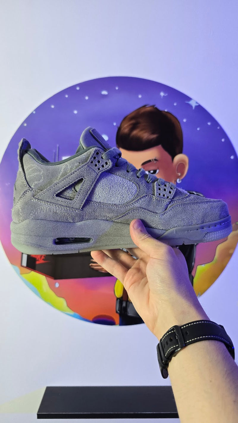 KAWS x Air Jordan 4 Retro "Cool Grey" (PRONTA ENTREGA)