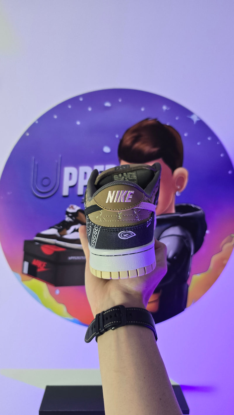 Tênis Travis Scott x Nike Dunk Low Cactus Jack (PRONTA ENTREGA)