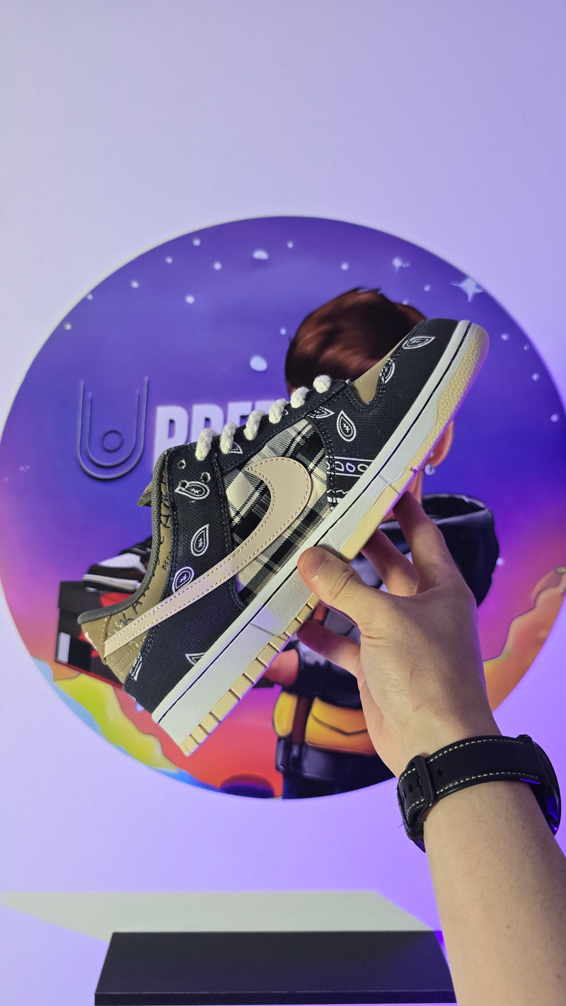 Tênis Travis Scott x Nike Dunk Low Cactus Jack (PRONTA ENTREGA)