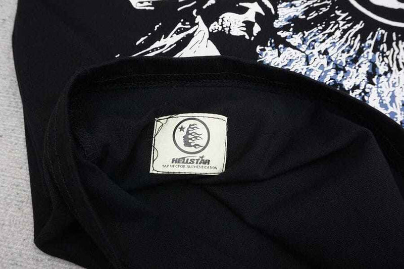 Camiseta Hellstar The World Is Yours